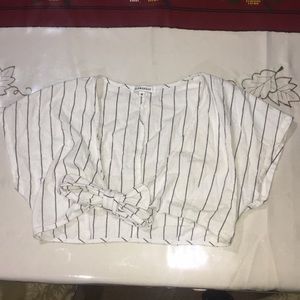 Cute summery cropped top!